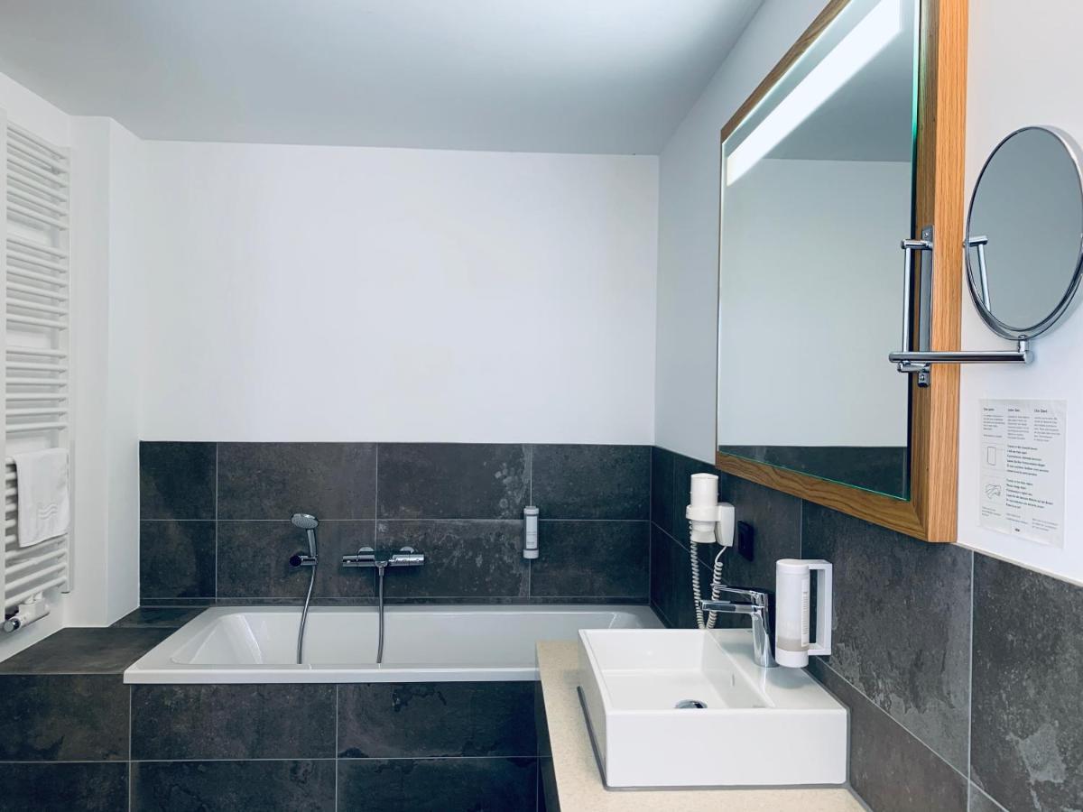 Stadthotel Kachelofen Крумбах Экстерьер фото