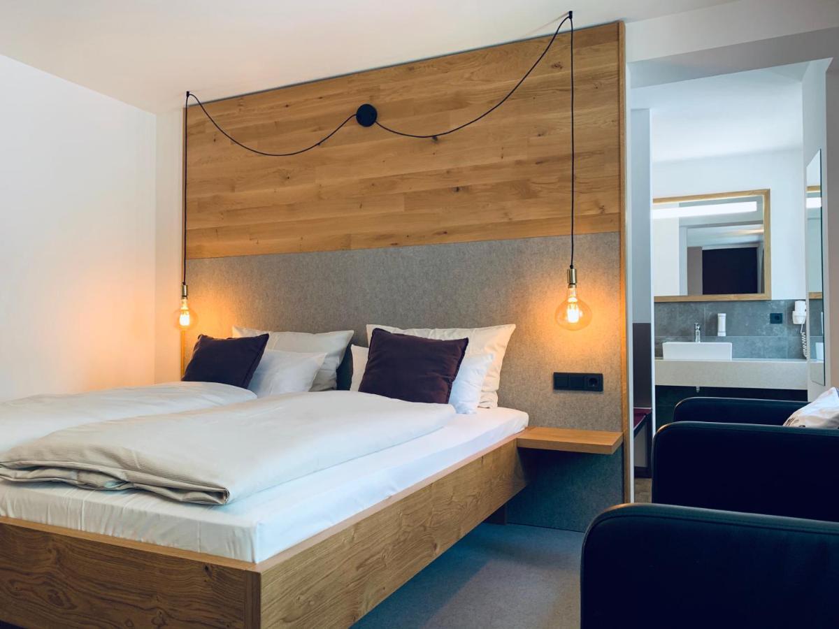 Stadthotel Kachelofen Крумбах Экстерьер фото