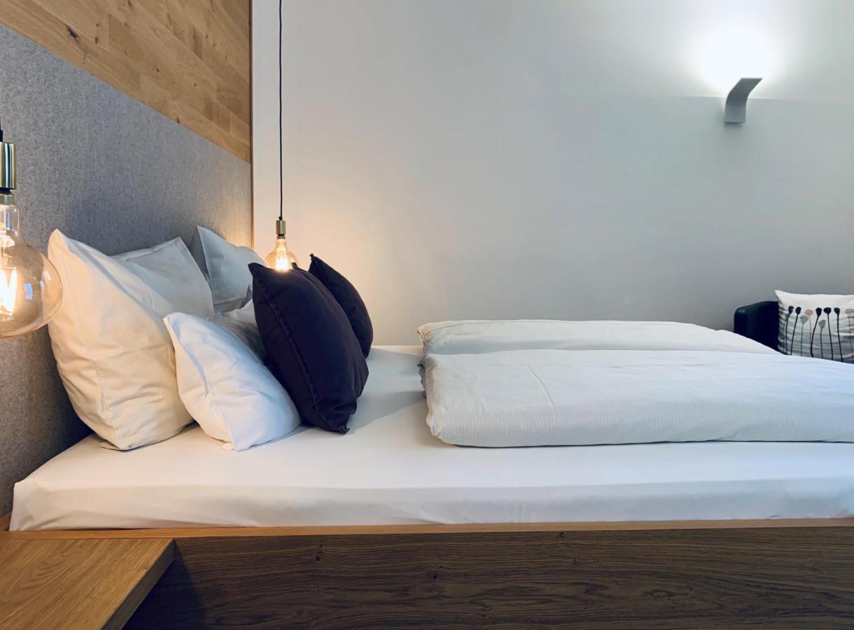 Stadthotel Kachelofen Крумбах Экстерьер фото