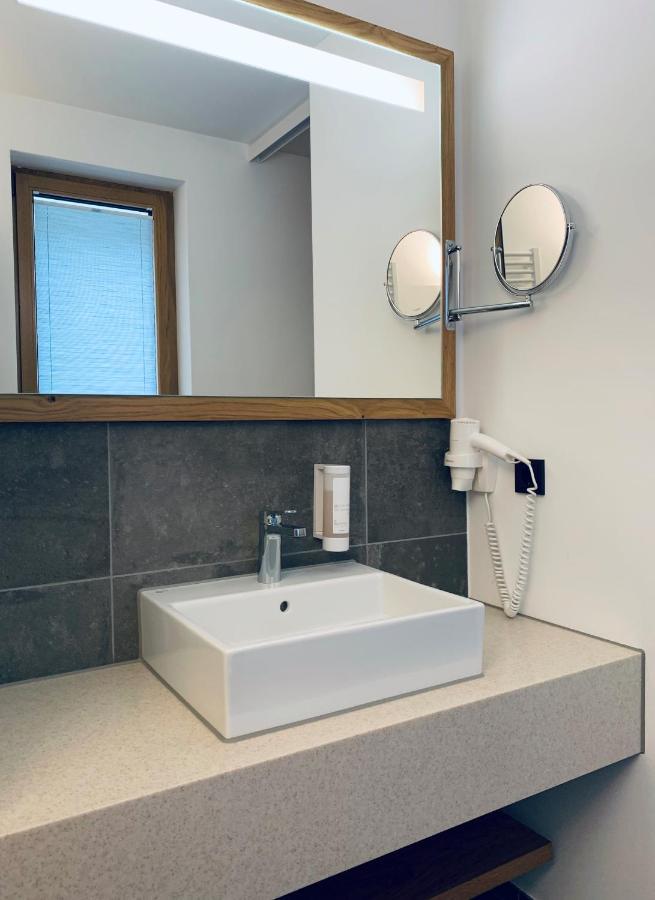 Stadthotel Kachelofen Крумбах Экстерьер фото