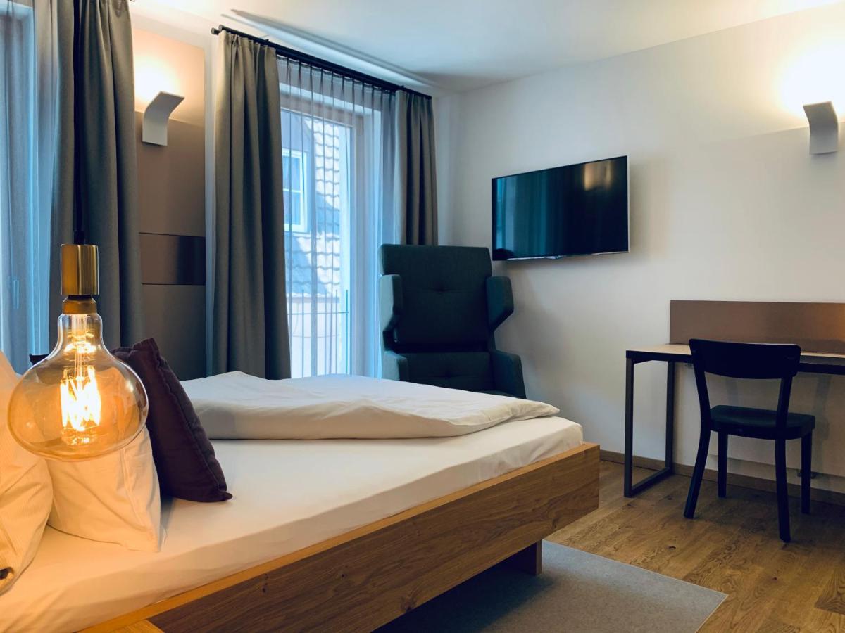 Stadthotel Kachelofen Крумбах Экстерьер фото
