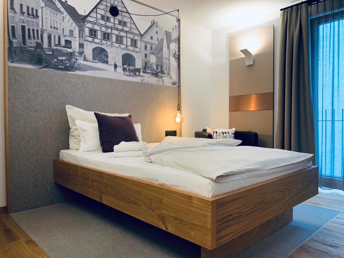 Stadthotel Kachelofen Крумбах Экстерьер фото