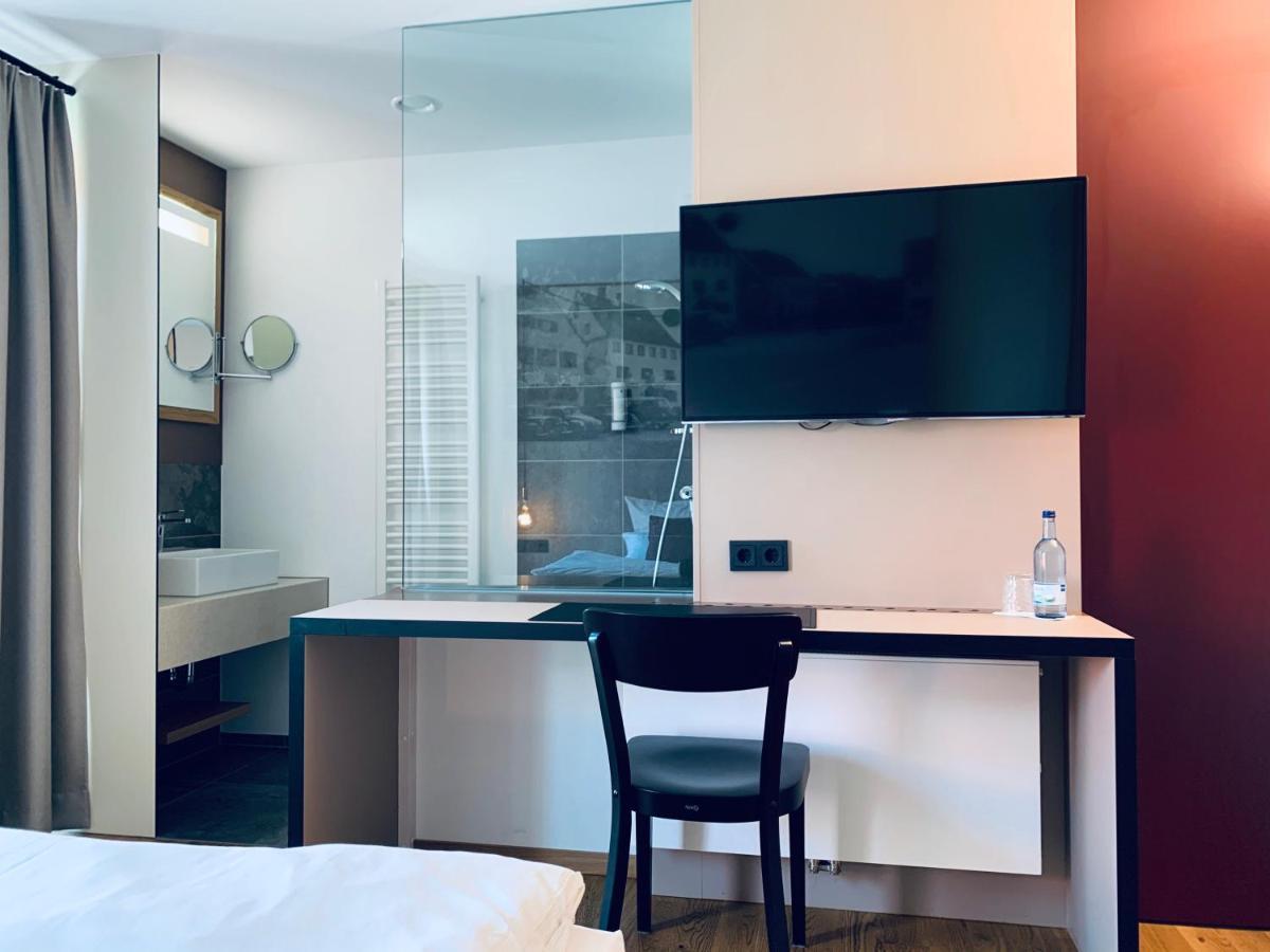 Stadthotel Kachelofen Крумбах Экстерьер фото
