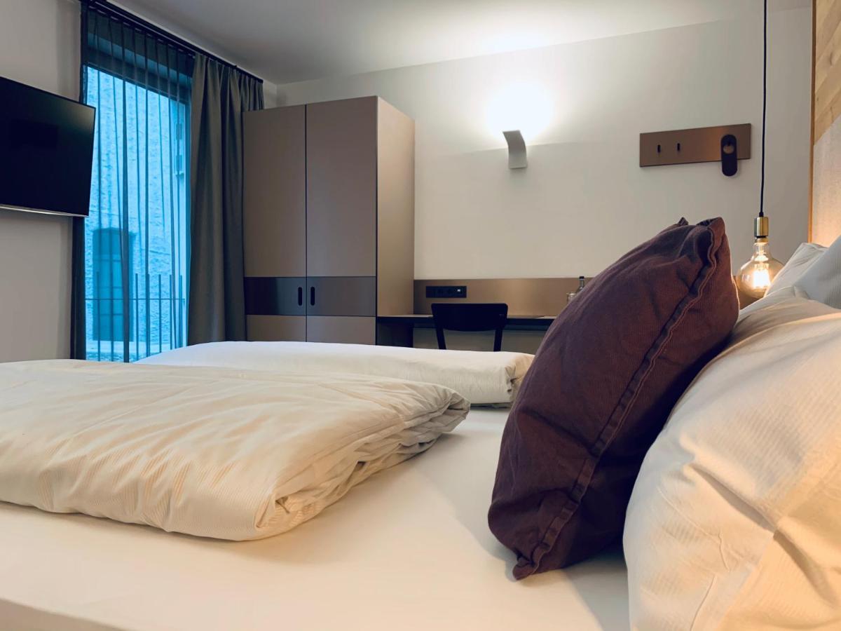 Stadthotel Kachelofen Крумбах Экстерьер фото