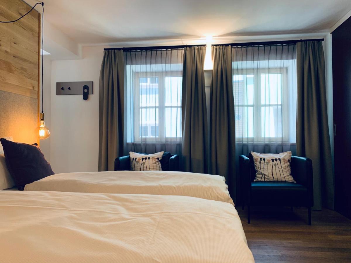 Stadthotel Kachelofen Крумбах Экстерьер фото