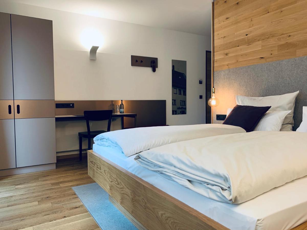Stadthotel Kachelofen Крумбах Экстерьер фото