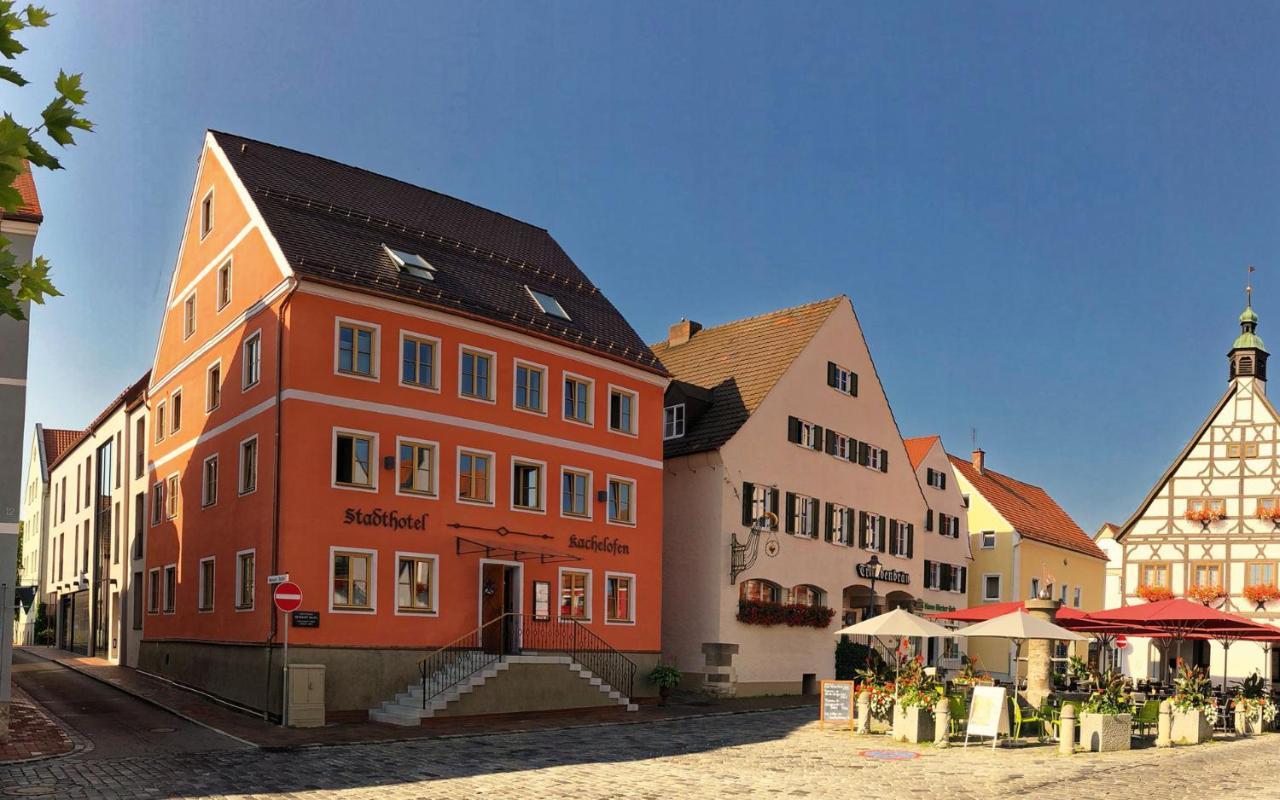 Stadthotel Kachelofen Крумбах Экстерьер фото