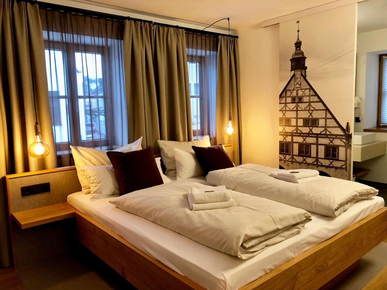 Stadthotel Kachelofen Крумбах Экстерьер фото