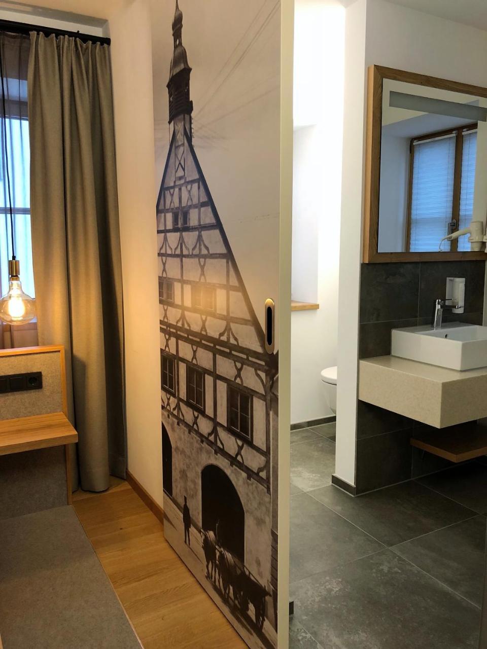 Stadthotel Kachelofen Крумбах Экстерьер фото